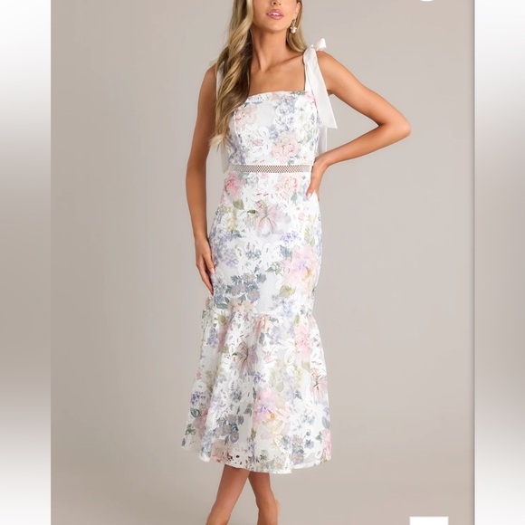 Red Dress Boutique Dresses & Skirts - Ivory Lace Floral Midi Dress